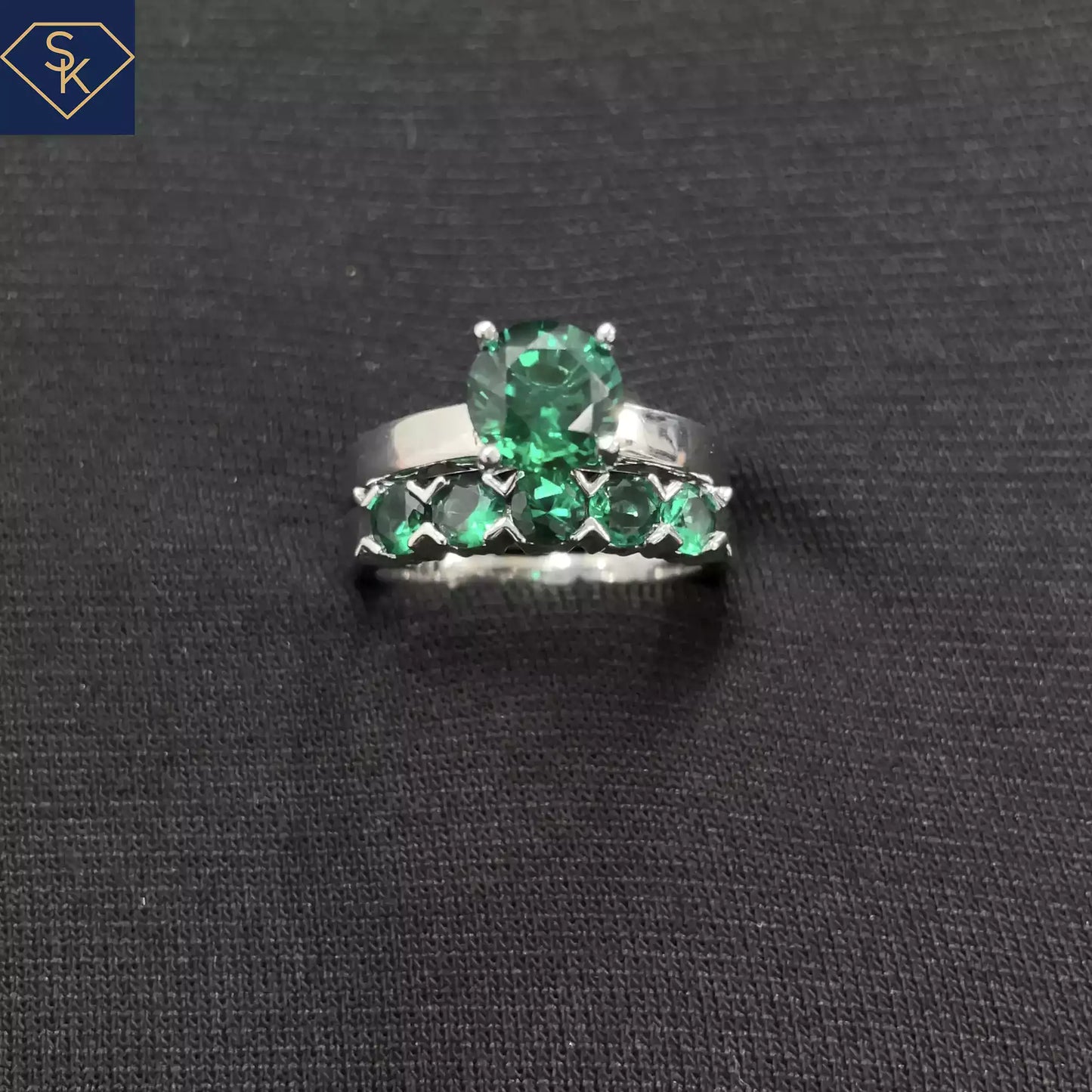 Lab Emerald Band