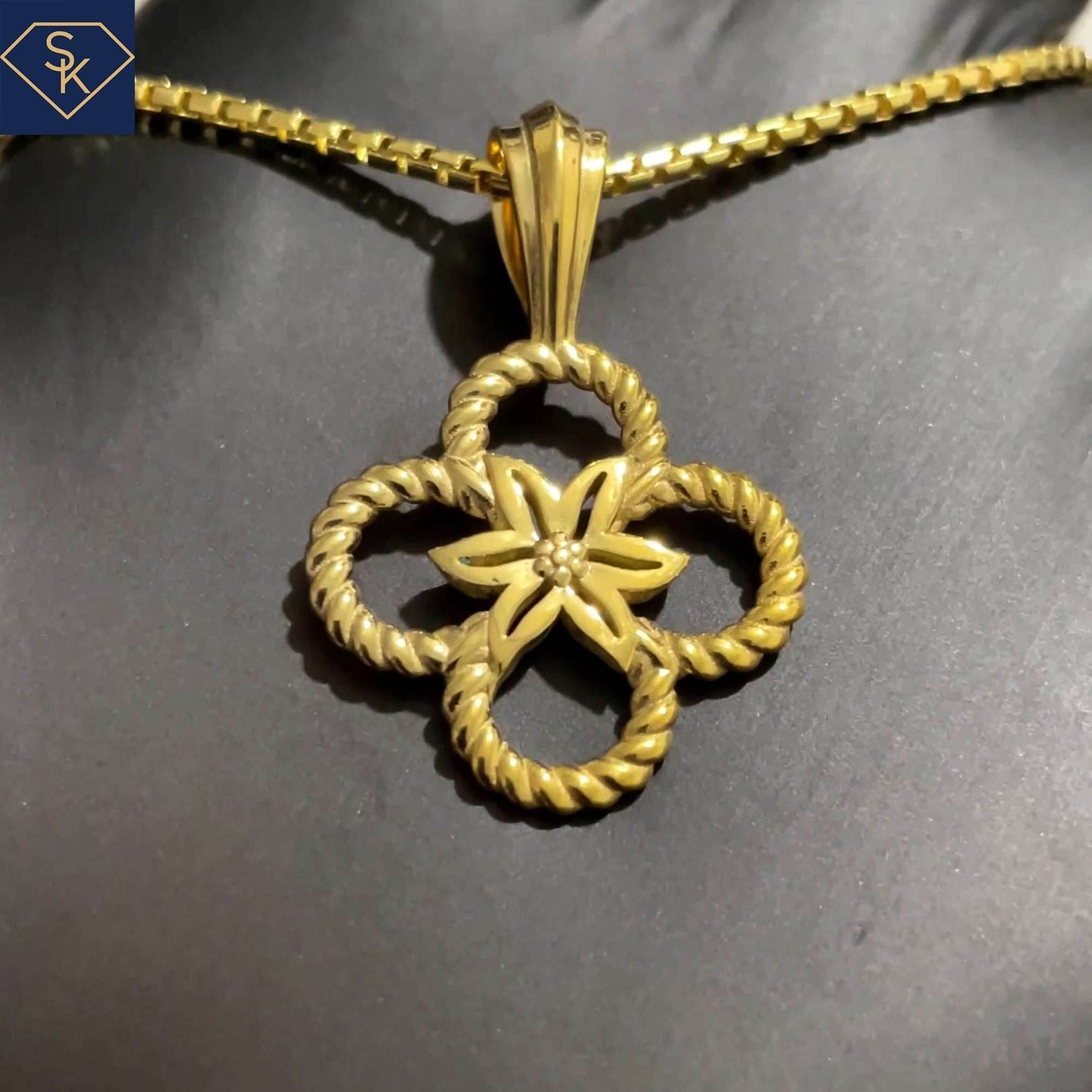 Clover with rope design pendant - SK Custom Jewelry