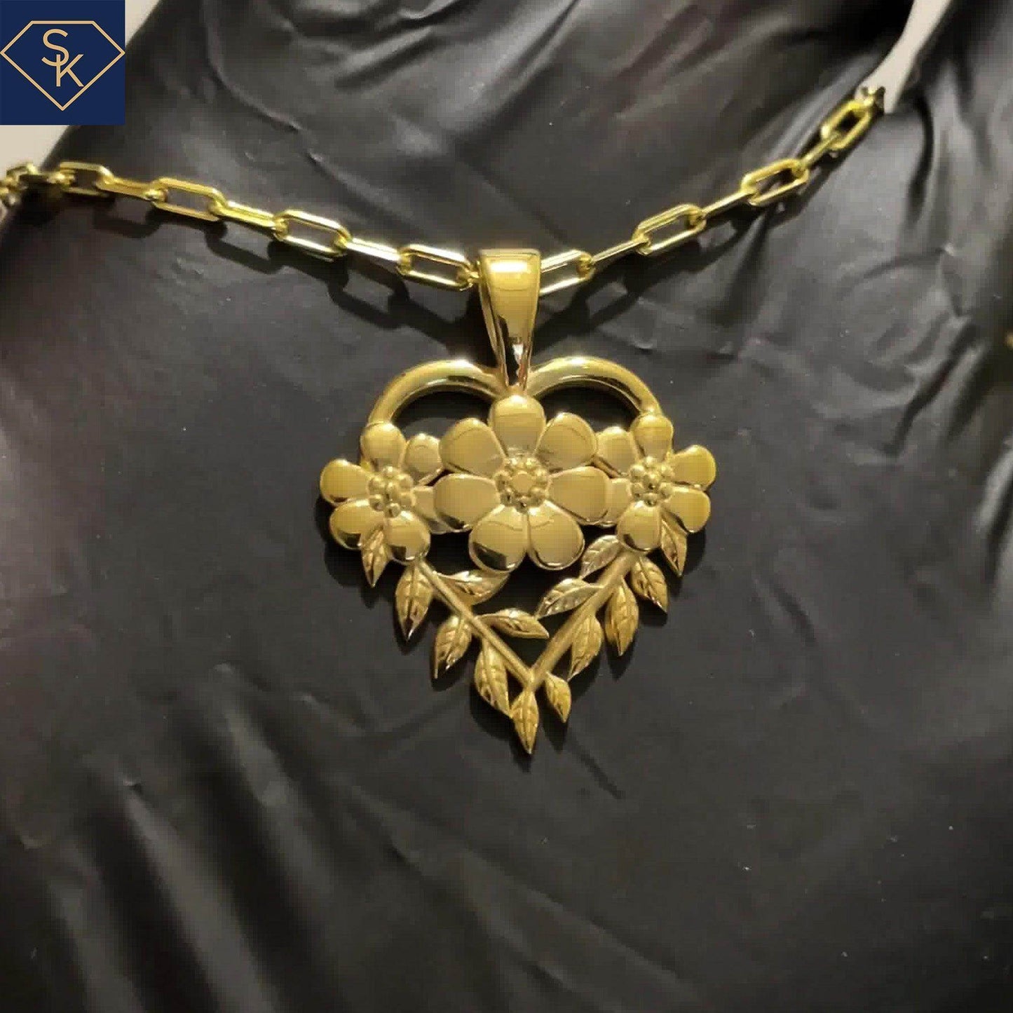 Heart ❤️ Pendant with leaves 🍃 design - SK Custom Jewelry
