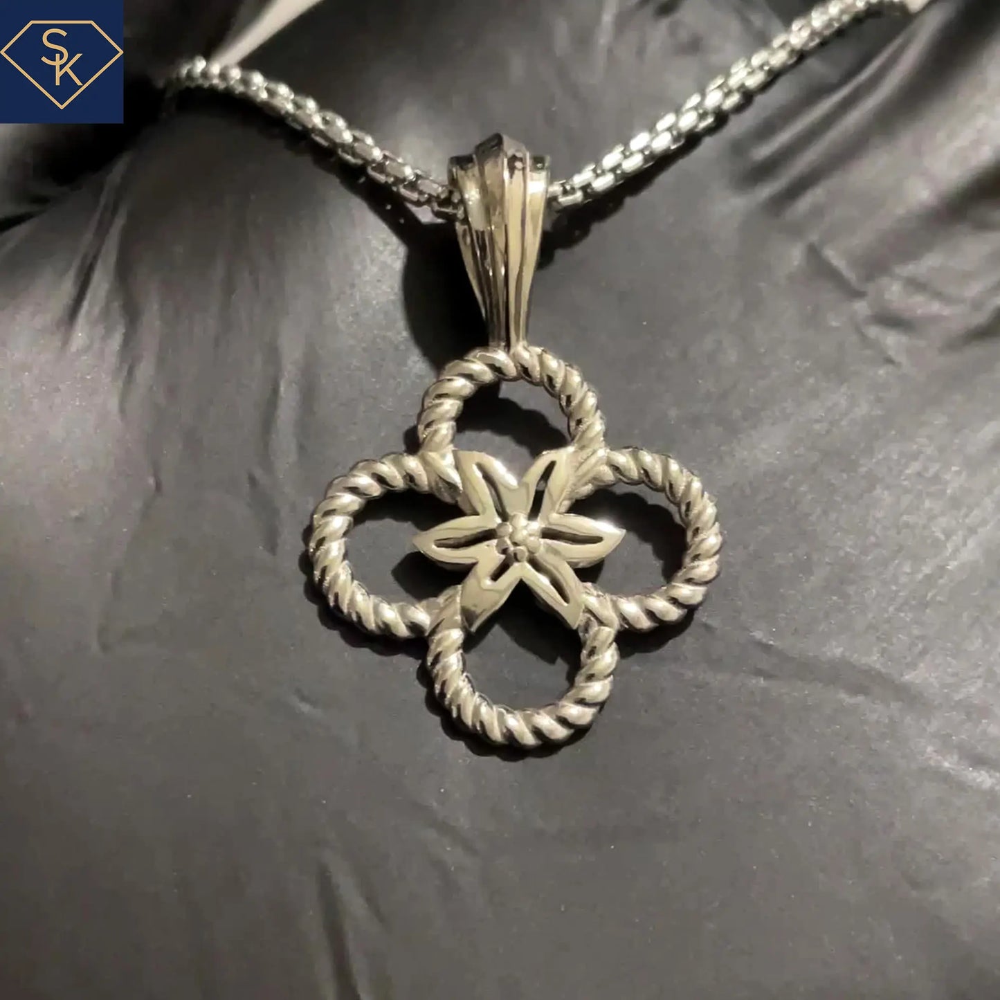 Rope Clover Pendant