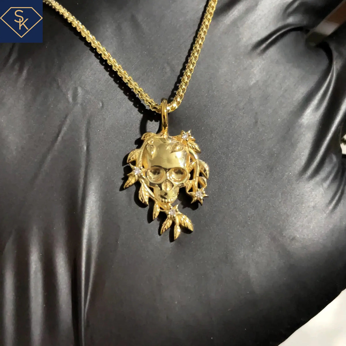 Leafy Skull Pendant