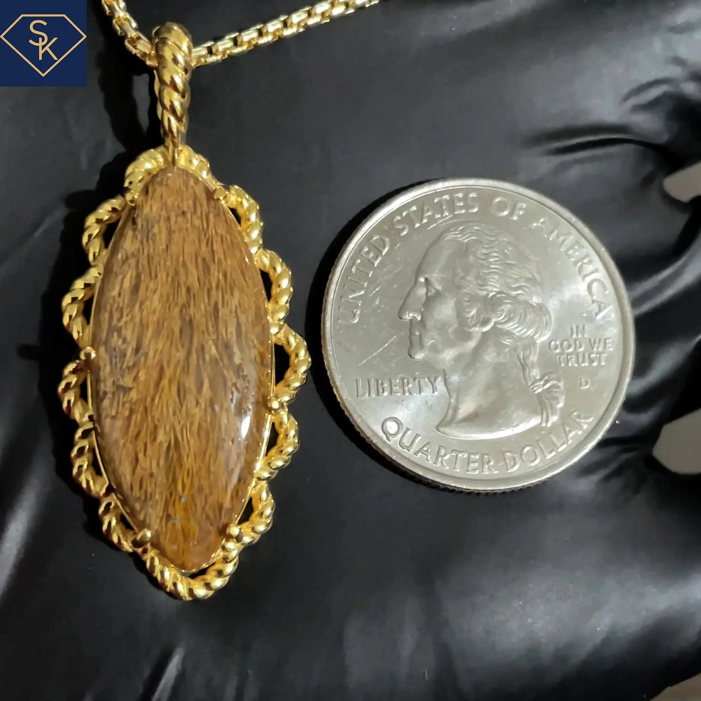 Sagenite Agate Pendant – Elegant Rope-Inspired Design