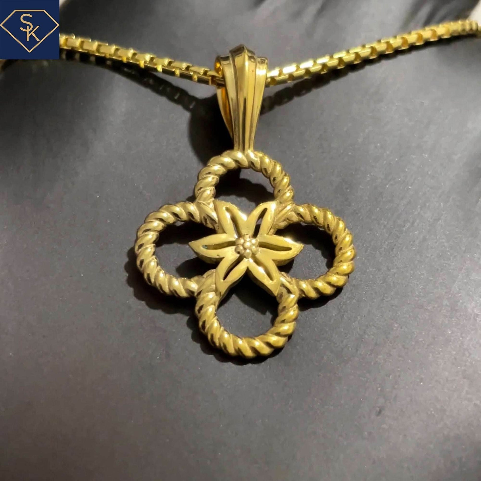 Clover with rope design pendant - SK Custom Jewelry
