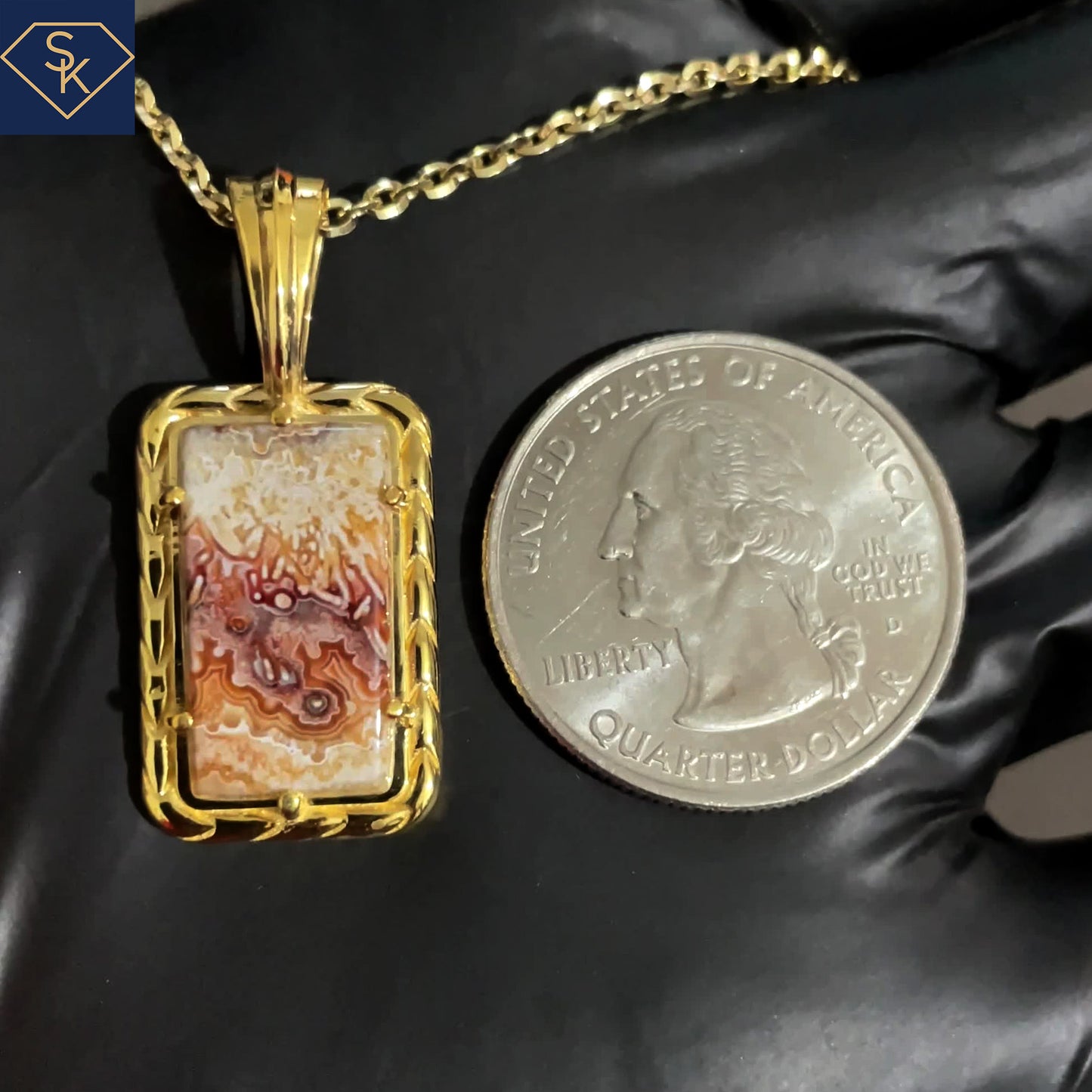 14K Yellow Gold Lace Agate Pendant