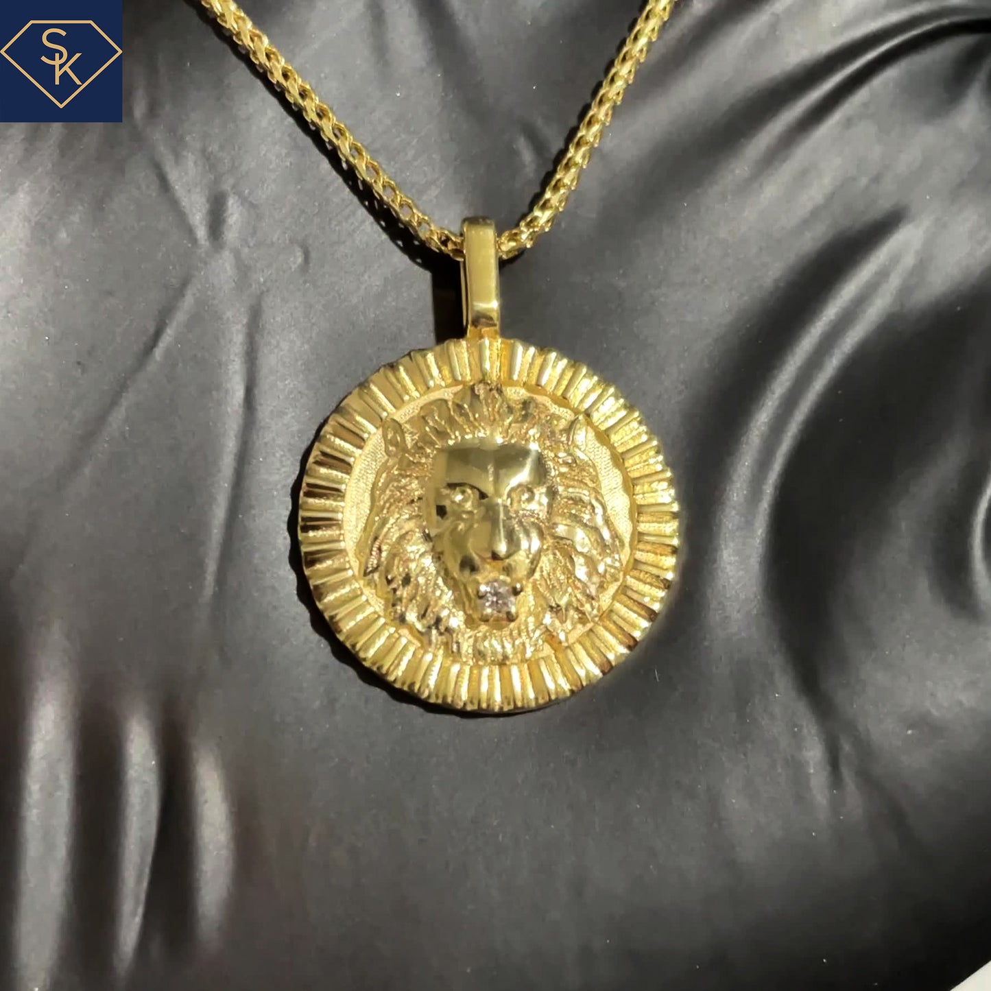 14K Solid Yellow Gold Lion Pendant