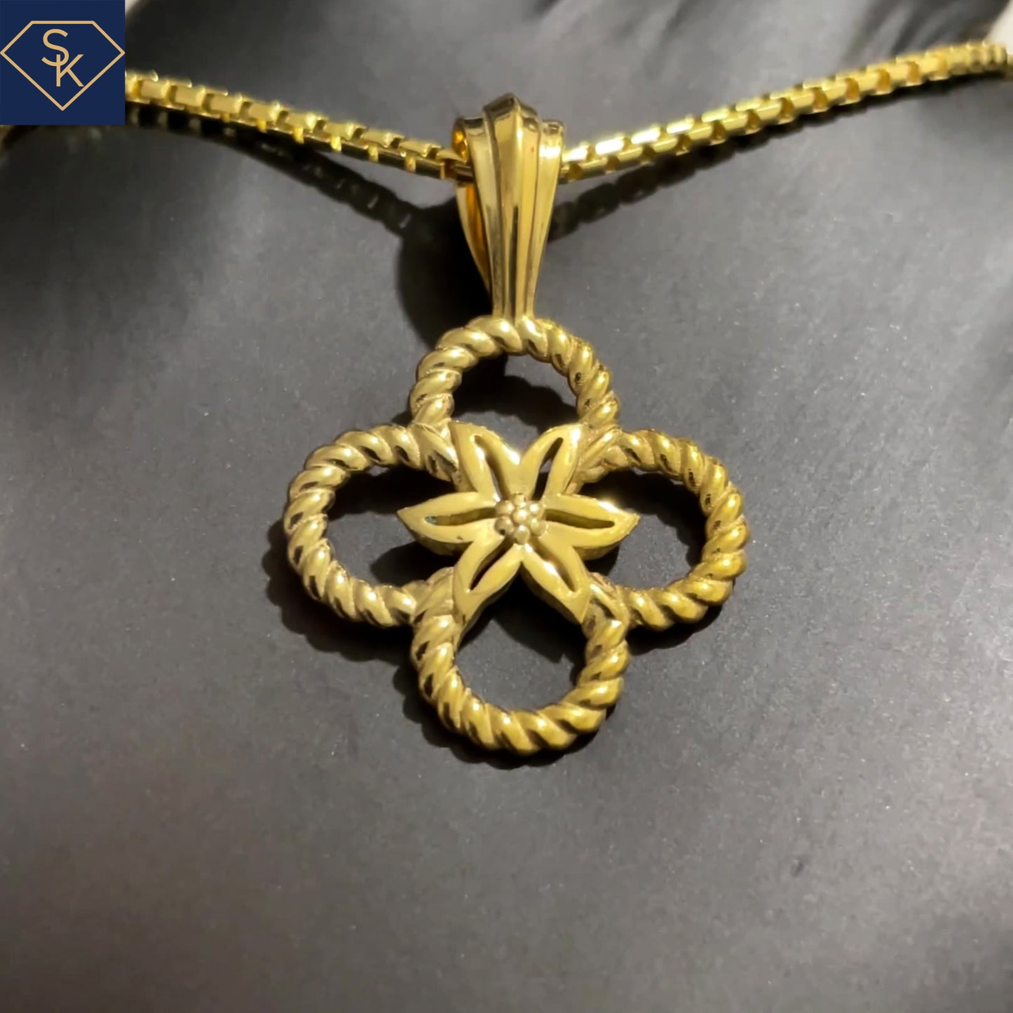 14K Solid Gold Clover with rope design Pendant 14K Yellow Gold