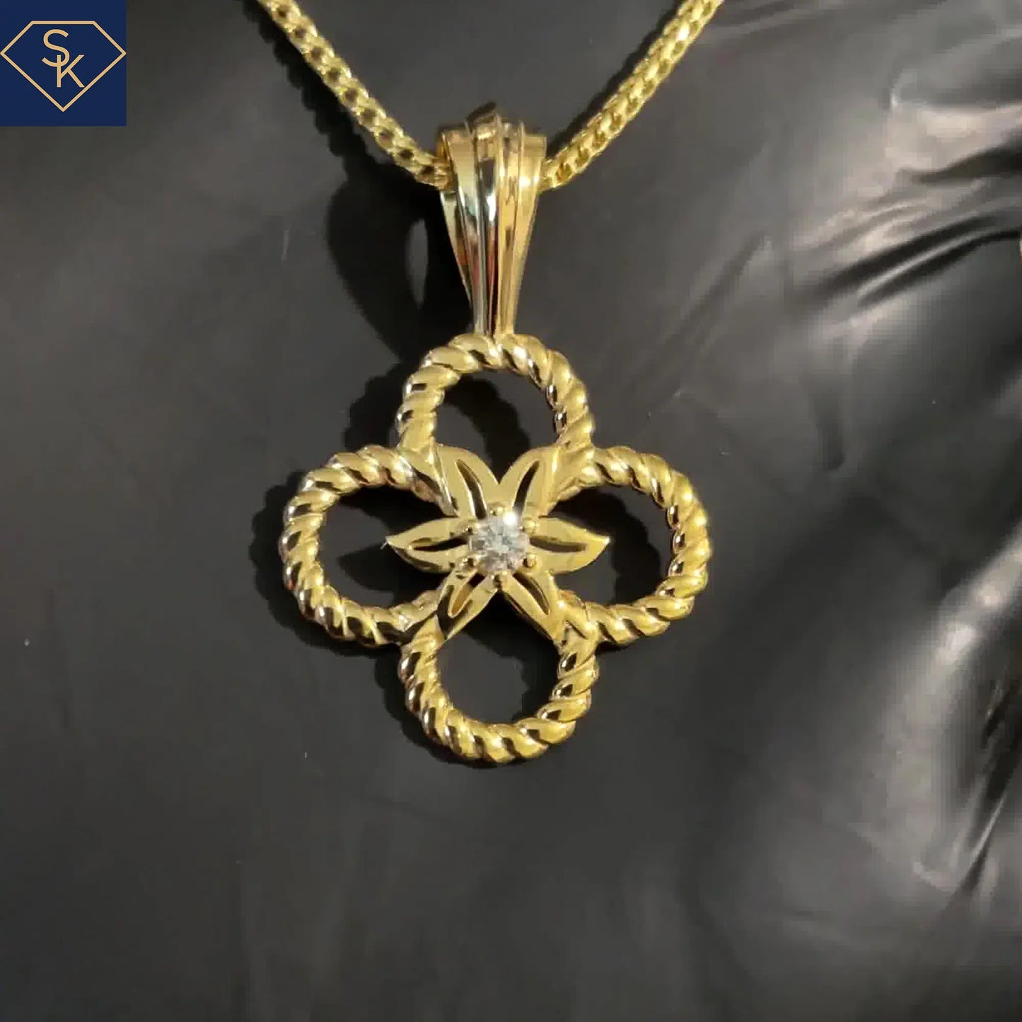 Clover Diamond with Rope Design Pendant