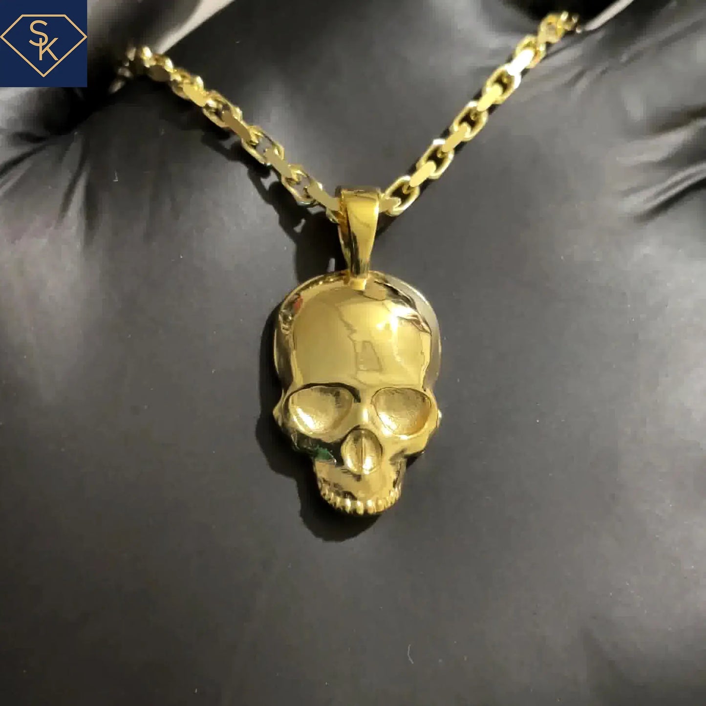 Plain Skull Pendant