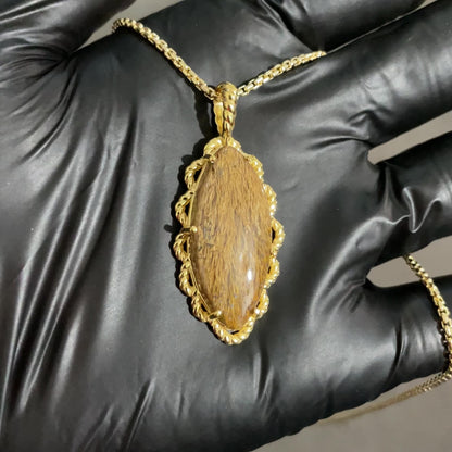 Sagenite Agate Pendant with beautiful rope design