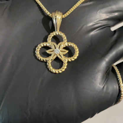 Clover Diamond with Rope Design Pendant