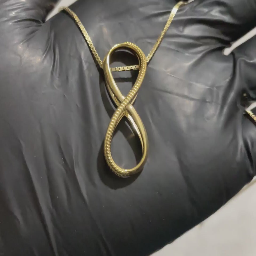 Elegant Rope Infinity Pendant