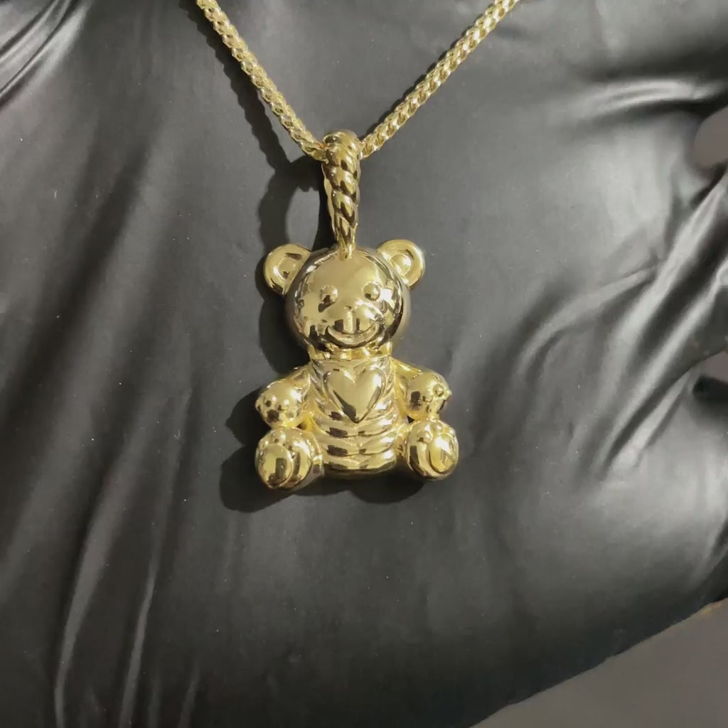 Adorable Bear Pendant with Detailed Textures